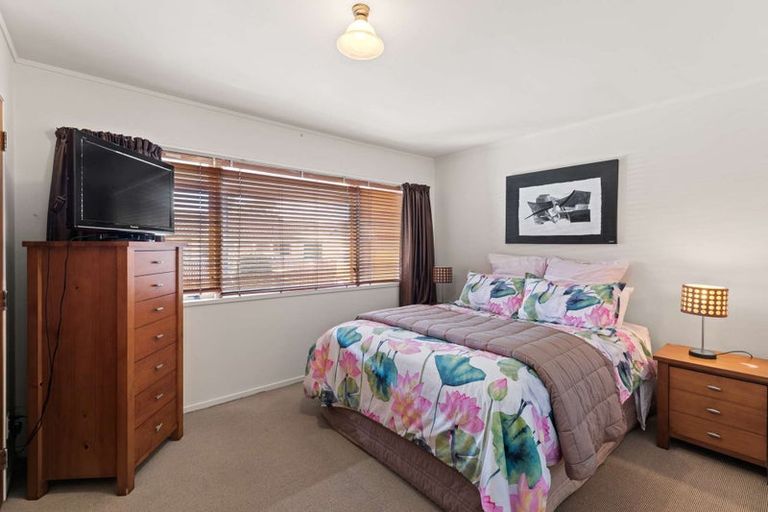Photo of property in 22 Norfolk Rise, Waiuku, 2123