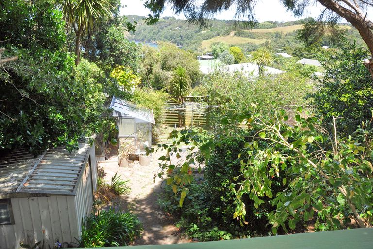 Photo of property in 4 Hillside Crescent, Leigh, 0985