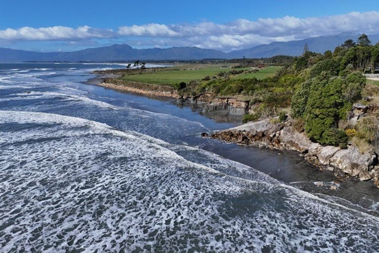 Photo of property in 2 Larsen Street, Cape Foulwind, Westport, 7892