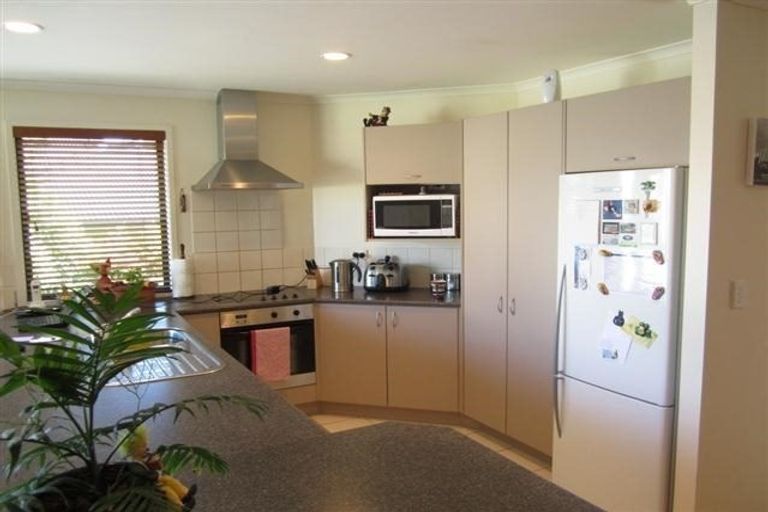 Photo of property in 38 Pitoitoi Avenue, Greenhithe, Auckland, 0632