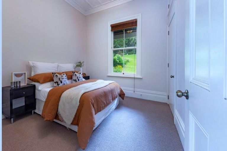 Photo of property in 54 Tinopai Road, Titirangi, Auckland, 0604