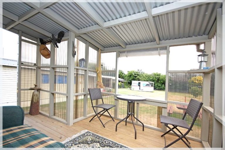 Photo of property in 14 Punga Street, Tangimoana, 4822