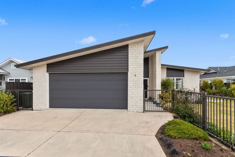 Photo of property in 4 Harry Court, Ohope, 3121