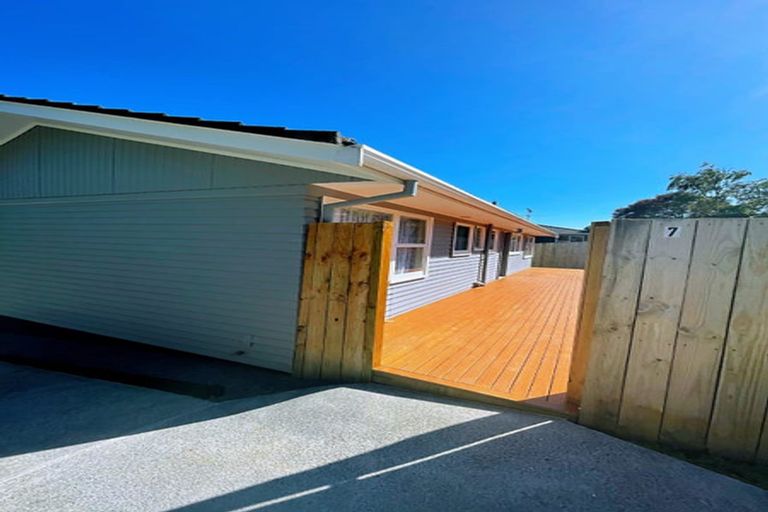 Photo of property in 7 Tamahere Drive, Glenfield, Auckland, 0629
