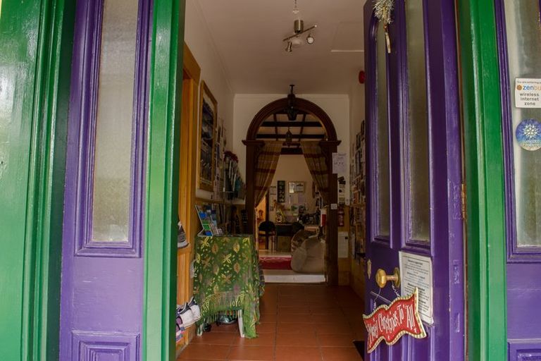 Photo of property in Jugglers Rest Backpackers, 8 Canterbury Street, Picton, 7220