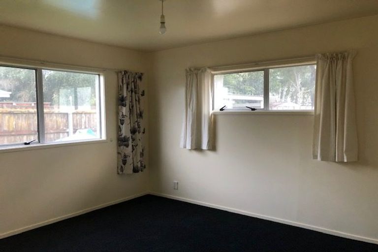 Photo of property in 3 Shepherds Road, Papakura, 2110