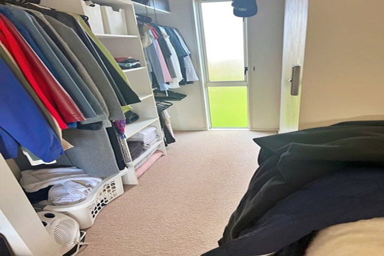 Photo of property in 2/23 Tui Glen Road, Birkenhead, Auckland, 0626