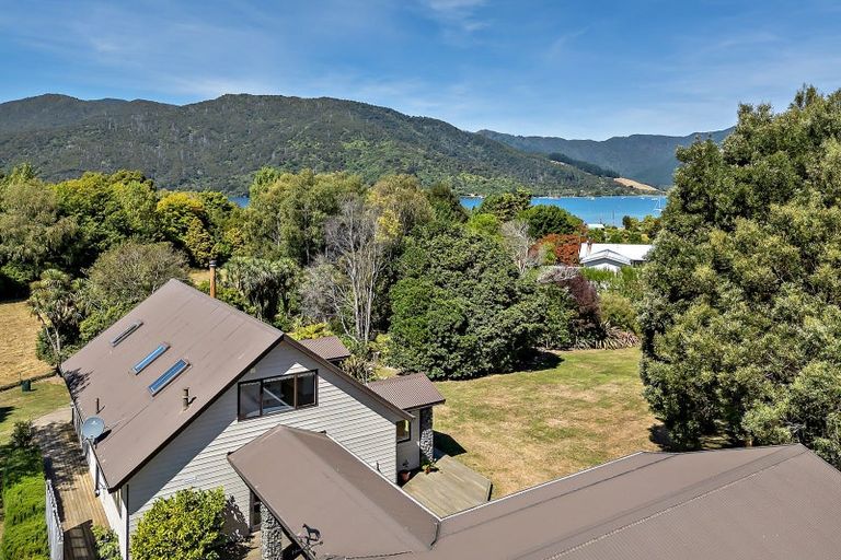 Photo of property in 28 Lady Cobham Grove, Anakiwa, Picton, 7281