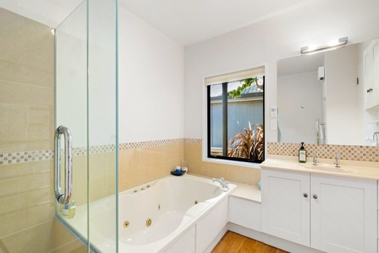 Photo of property in 12 Mulberry Lane, Wanaka, 9305