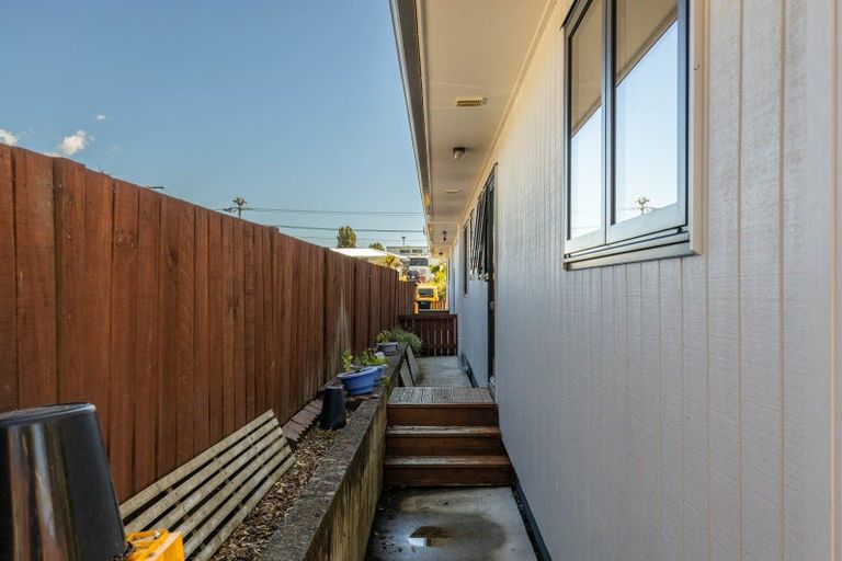 Photo of property in 2/14 Omata Road, Westown, New Plymouth, 4310