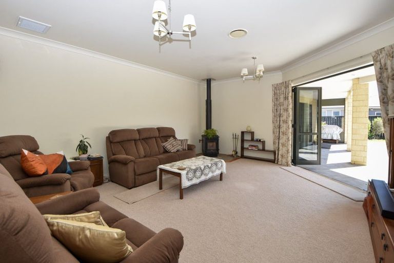 Photo of property in 39 Armstrong Avenue, Carterton, 5713