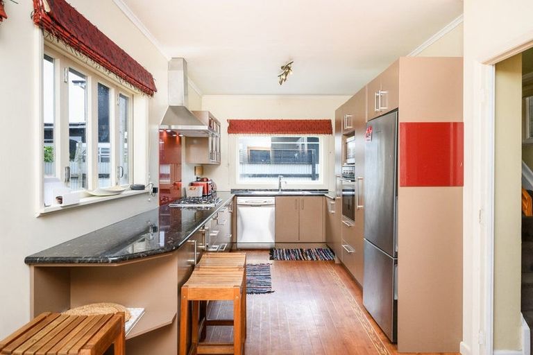 Photo of property in 125 Heretaunga Street, Palmerston North, 4414