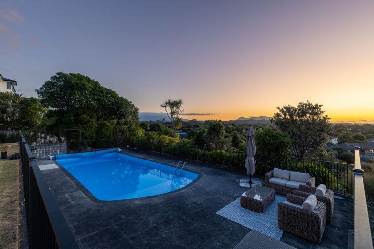 Photo of property in 33 Veale Road, Frankleigh Park, New Plymouth, 4371