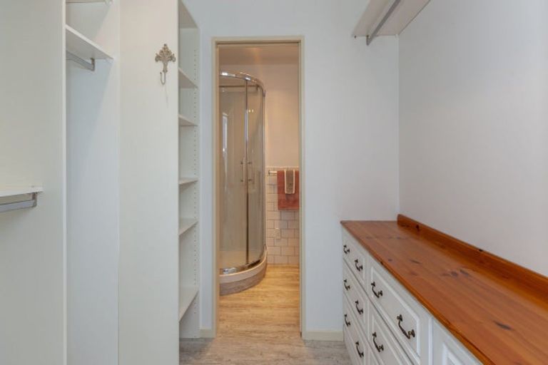 Photo of property in 2 Pukatea Close, Raumati Beach, Paraparaumu, 5032