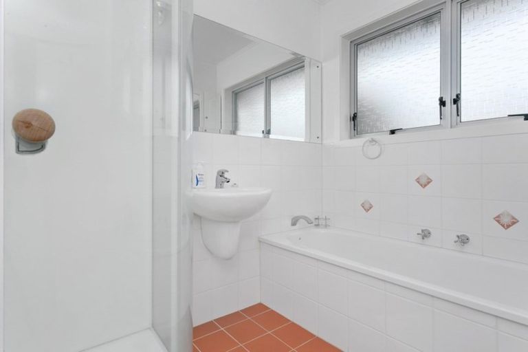 Photo of property in 5 Woodstock Crescent, Leamington, Cambridge, 3432