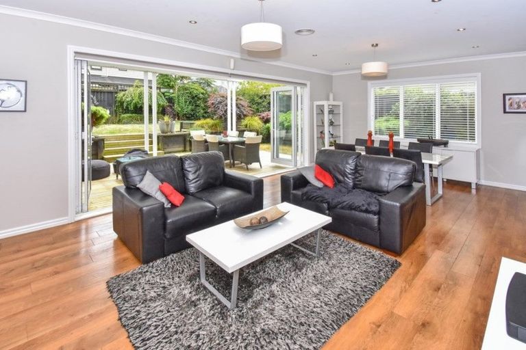 Photo of property in 9 Fountain Avenue, Karaka, Papakura, 2113