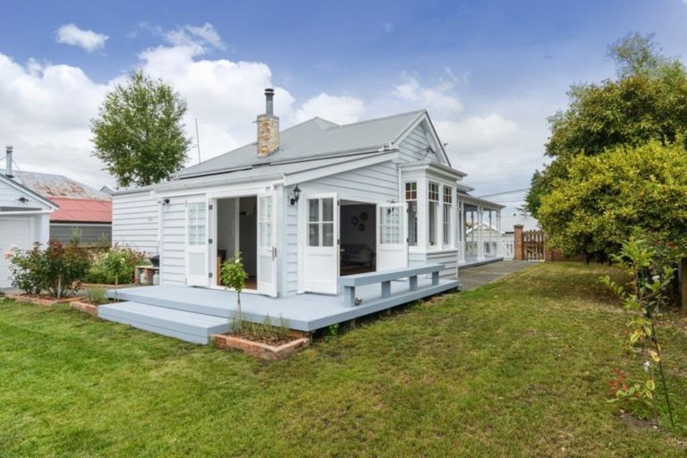 Photo of property in 49 Kenilworth Street, Waipawa, 4210