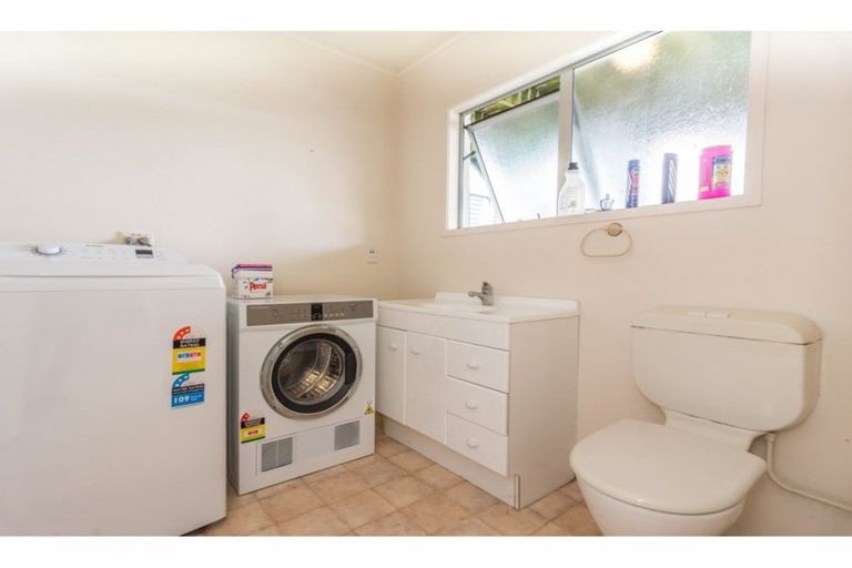 Photo of property in 63 Konini Road, Titirangi, Auckland, 0604
