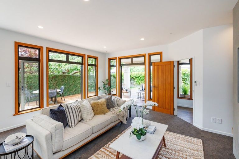 Photo of property in 17a Lincoln Terrace, Hokowhitu, Palmerston North, 4410