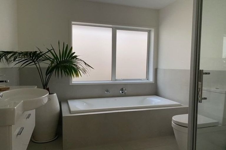 Photo of property in 7 Kingfisher Road, Silverdale, 0932