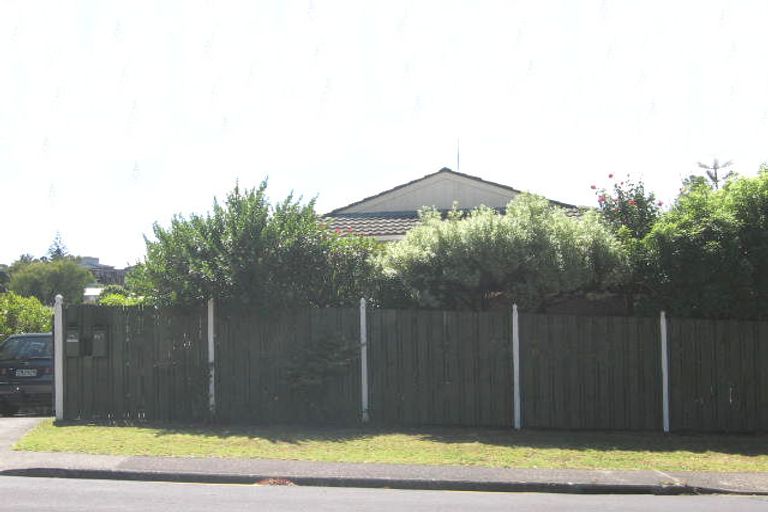 Photo of property in 2/78 Bentley Avenue, Glenfield, Auckland, 0629