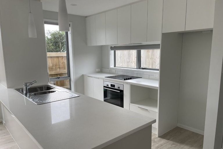 Photo of property in 3/51 Wharf Road, Te Atatu Peninsula, Auckland, 0610