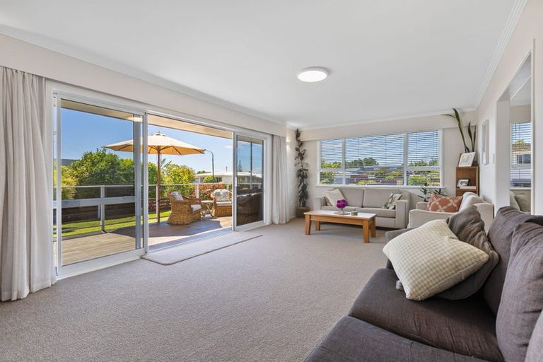 Photo of property in 46 Nevada Drive, Merrilands, New Plymouth, 4312