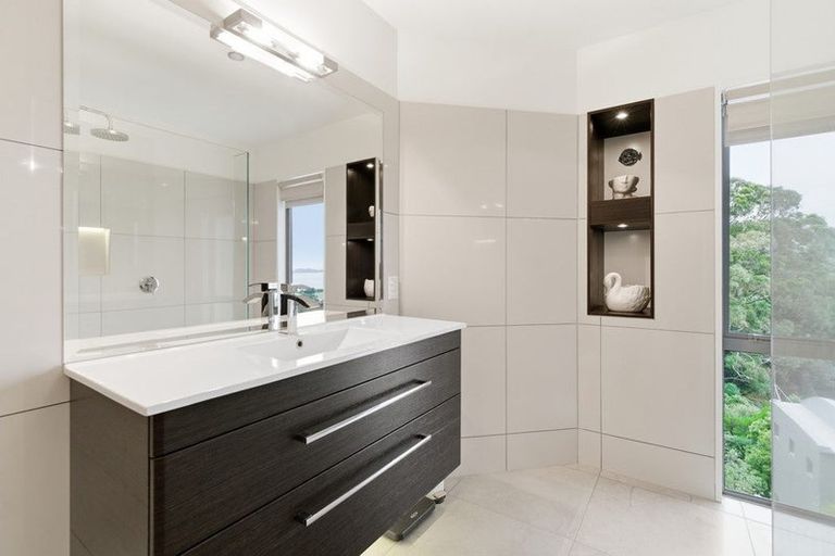 Photo of property in 10 Cadiz Lane, Mount Pleasant, Christchurch, 8081