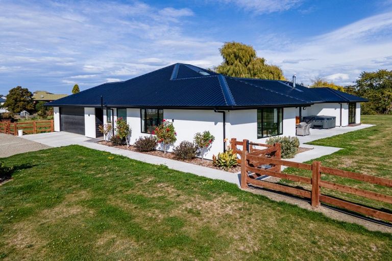 Photo of property in 21 Grange Settlement Road, Temuka, 7920