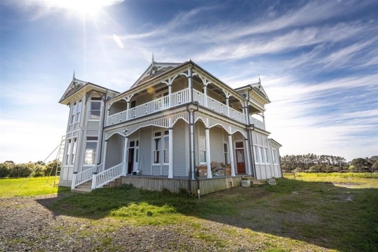 Photo of property in 111 Wharf Road, Clarks Beach, Pukekohe, 2679