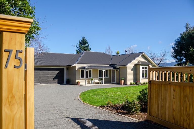 Photo of property in 75 Frederick Street, Carterton, 5713