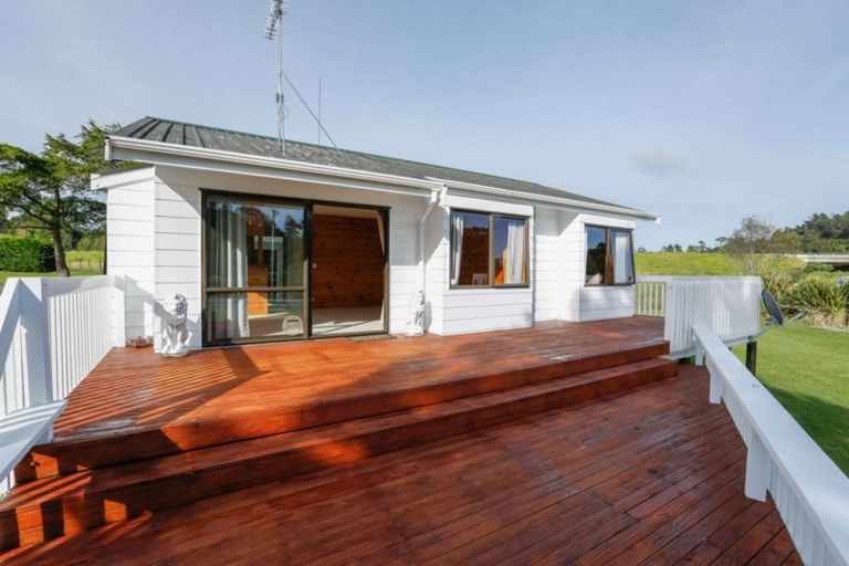 Photo of property in 1384 East Coast Road, Redvale, Albany, 0794