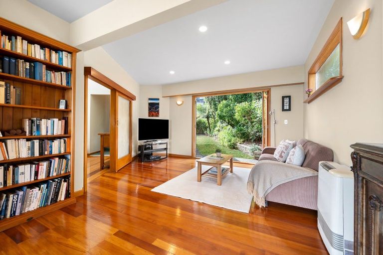 Photo of property in 9 Homebush Road, Khandallah, Wellington, 6035