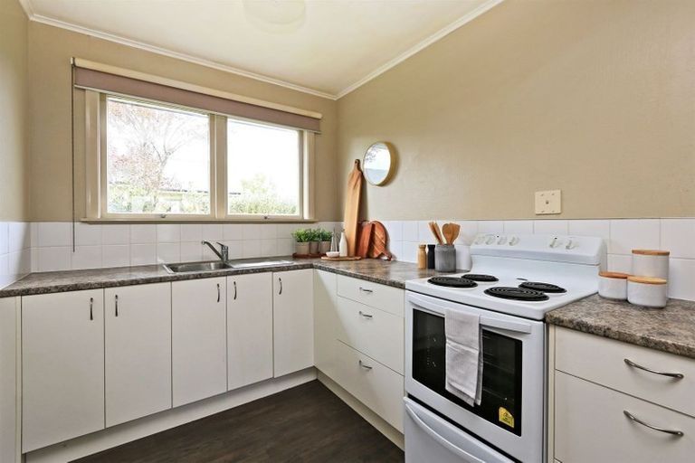 Photo of property in 2/65 Middle Road, Havelock North, 4130