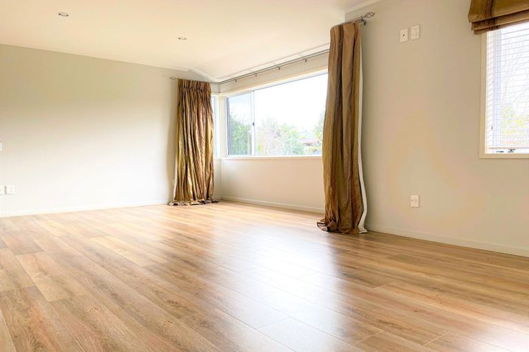 Photo of property in 4 Sailfish Drive, West Harbour, Auckland, 0618