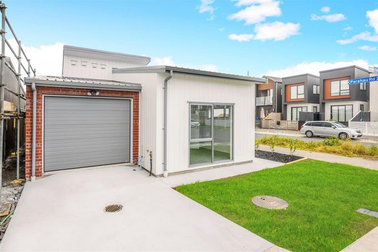 Photo of property in 22 Fredrick Hanson Road, Papakura, 2110