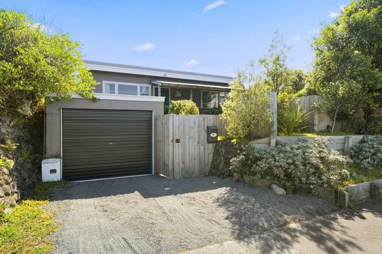 Photo of property in 34 Bluegum Road, Paraparaumu Beach, Paraparaumu, 5032