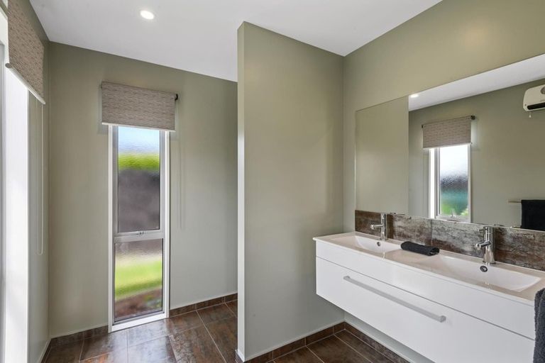 Photo of property in 22 Strauss Drive, Rolleston, 7614