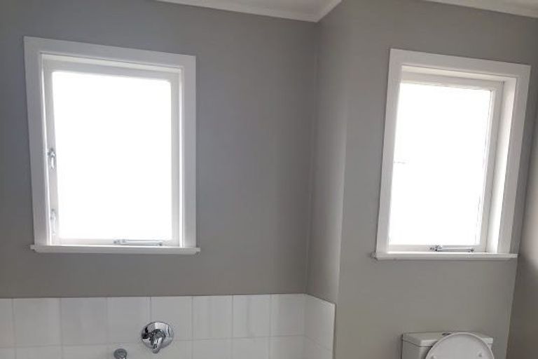 Photo of property in 4 La Trobe Street, Pakuranga Heights, Auckland, 2010