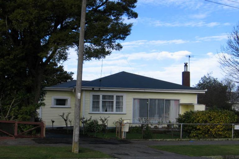 Photo of property in 4 Lansdowne Crescent, Lansdowne, Masterton, 5810