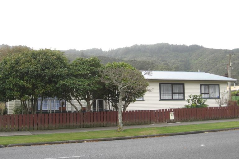Photo of property in 83 Glen Road, Stokes Valley, Lower Hutt, 5019