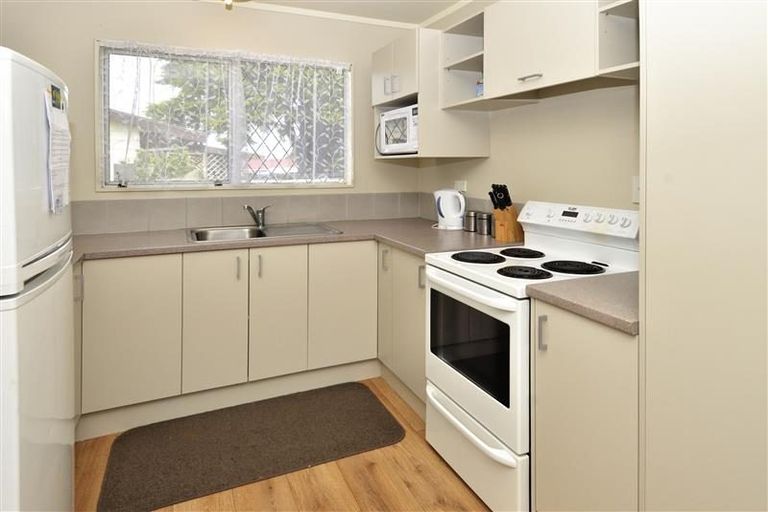 Photo of property in 24b Hatherley Place, Clendon Park, Auckland, 2103