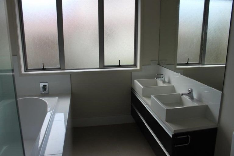 Photo of property in 715a Beach Road, Browns Bay, Auckland, 0630