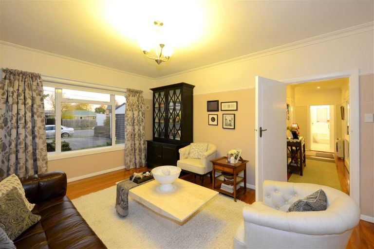 Photo of property in 60 Middlepark Road, Sockburn, Christchurch, 8042