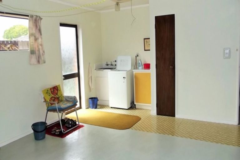 Photo of property in 2/64 Marne Road, Papakura, 2110