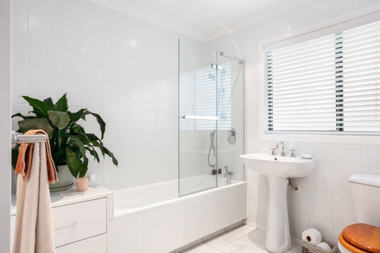 Photo of property in 18 Sunvale Crescent, Whataupoko, Gisborne, 4010