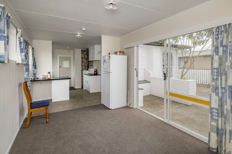 Photo of property in 19 Stirling Street, Levin, 5510
