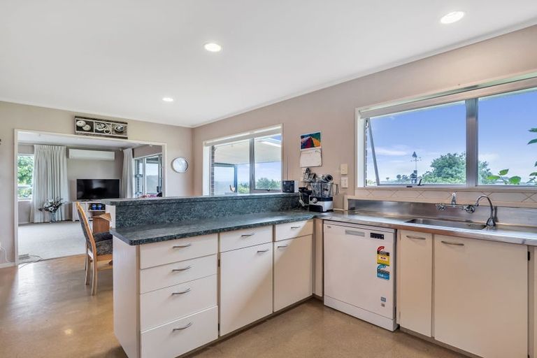 Photo of property in 2 Tautara Place, Ohauiti, Tauranga, 3112