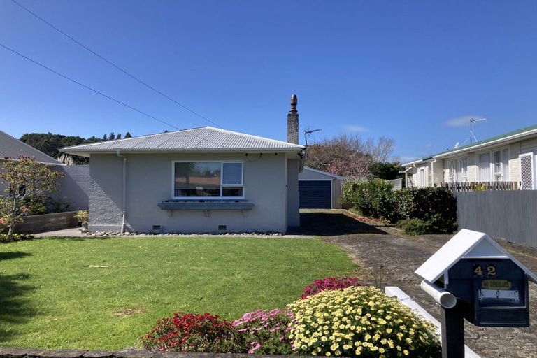 Photo of property in 42 Blake Street, Waitara, 4320
