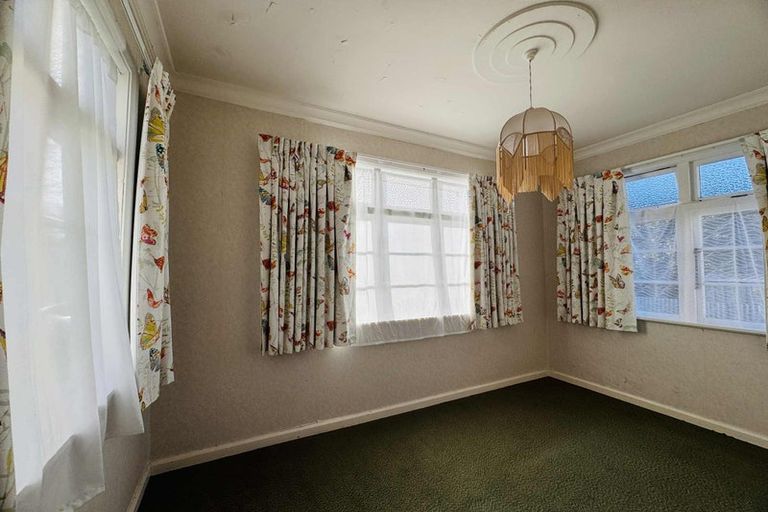 Photo of property in 29-31 Rangitira Avenue, Palmerston North, 4414